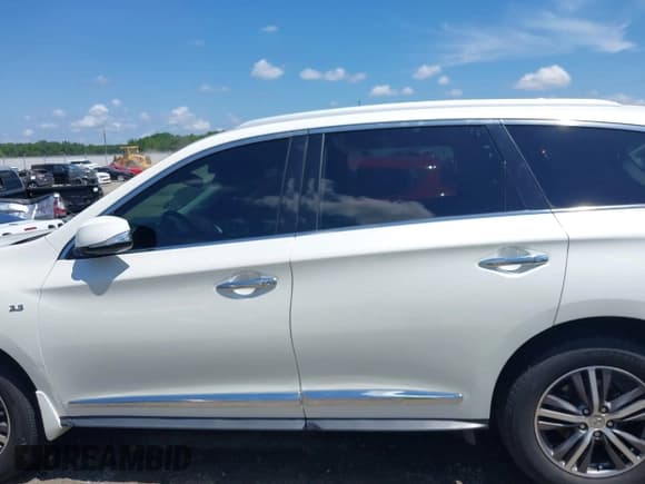 ✅ 2019 Infiniti QX60 Luxe • VIN: 5N1DL0MM9KC520538 • Lot: 42825931. Listed on IAAI with 137,213 mi. Free auction sales archive from the USA and detailed vehicle history report at DreamBid. Image 14.