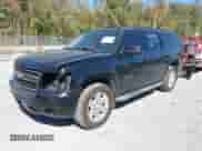 2014 Chevrolet Suburban LT z VIN 1GNSKJE75ER101169, wystawiony jako IAAI lot #43446590 z przebiegiem Nie podano mil oraz . Historia ofert i sprzedaży dostępna na DreamBid. Obrazek 2.