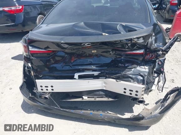 ✅ 2019 Lexus GS F • VIN: JTHBP1BL6KA003000 • Lot: 42263578. Wystawiony na IAAI z przebiegiem 29 500 mil. Bezpłatny archiwum sprzedaży aukcyjnych z USA i szczegółowy raport historii pojazdu na DreamBid. Zdjęcie 6.