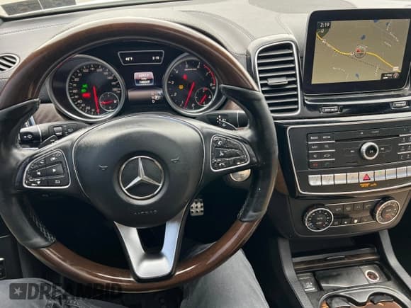 ✅ 2018 Mercedes-Benz GLE 43 AMG • VIN: 4JGDA6EB3JB016027 • Lot: 90943085. Wystawiony na Copart z przebiegiem 148 269 mil. Bezpłatny archiwum sprzedaży aukcyjnych z USA i szczegółowy raport historii pojazdu na DreamBid. Zdjęcie 7.