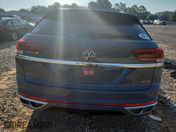 ✅ 2022 Volkswagen Atlas SEL R-Line • VIN: 1V2SE2CA9NC221482 • Lot: 68202605. Listed on Copart with Not provided. Free auction sales archive from the USA and detailed vehicle history report at DreamBid. Image 6.