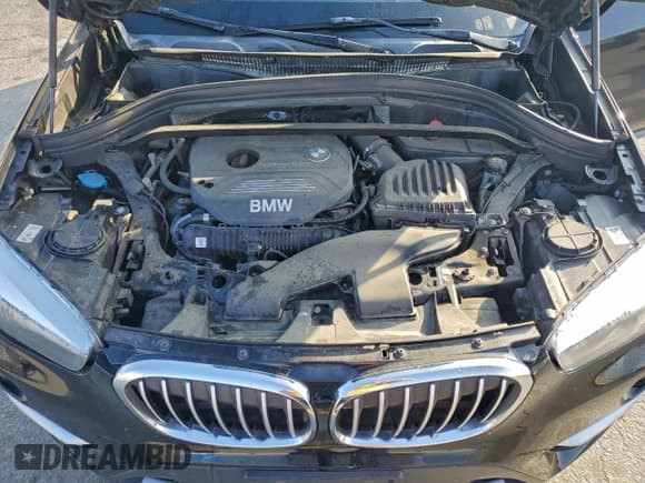 ✅ 2017 BMW X1 sDrive28i • VIN: WBXHU7C35HP924607 • Лот: 94376385. Опубликован ранее на Copart с пробегом 70 868 миль. Бесплатный доступ к архиву аукционных продаж из США и подробный отчёт об истории автомобиля на DreamBid. Изображение 11.