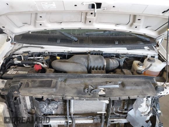 ✅ 2014 Ford Econoline Passenger XL • VIN: 1FBSS3BL7EDA11044 • Lot: 41463372. Wystawiony na IAAI z przebiegiem 139 932 mil. Bezpłatny archiwum sprzedaży aukcyjnych z USA i szczegółowy raport historii pojazdu na DreamBid. Zdjęcie 10.