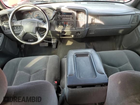 ✅ 2005 Chevrolet Silverado 2500HD LS • VIN: 1GCHK29U75E314382 • Lot: 90525575. Wystawiony na Copart z przebiegiem 97 526 mil. Bezpłatny archiwum sprzedaży aukcyjnych z USA i szczegółowy raport historii pojazdu na DreamBid. Zdjęcie 8.