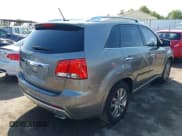 ✅ 2013 Kia Sorento SX • VIN: 5XYKW4A29DG378929 • Lot: 42380752. Listed on IAAI with 205,465 mi. Free auction sales archive from the USA and detailed vehicle history report at DreamBid. Image 4.