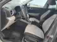 ✅ 2023 Hyundai Venue SEL • VIN: KMHRC8A38PU233225 • Лот: 68677154. Размещён на Copart с пробегом 24 243 миль миль. Получите бесплатный доступ к архиву аукционных продаж из США и посмотрите подробный отчёт об истории автомобиля на DreamBid. Изображение 7.