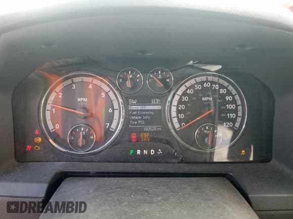 ✅ 2010 Dodge 1500 ST • VIN: 1D7RB1CT4AS169009 • Lot: 85368695. Wystawiony na Copart z przebiegiem 180 525 mil. Bezpłatny archiwum sprzedaży aukcyjnych z USA i szczegółowy raport historii pojazdu na DreamBid. Zdjęcie 9.