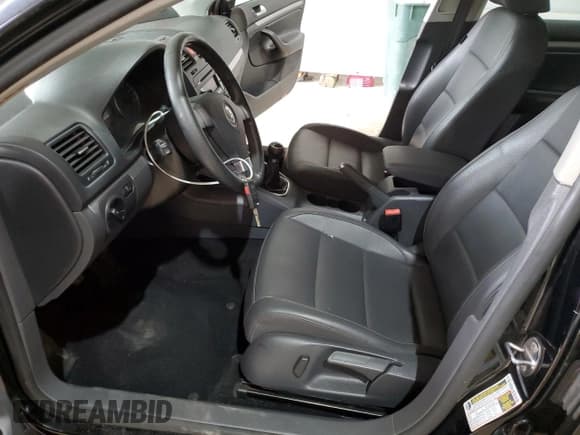 ✅ 2009 Volkswagen Jetta SE • VIN: 3VWRZ71K79M153844 • Lot: 67461725. Listed on Copart with 130,748 mi. Free auction sales archive from the USA and detailed vehicle history report at DreamBid. Image 7.