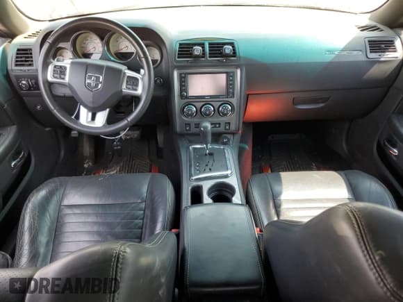 ✅ 2013 Dodge Challenger R/T Plus • VIN: 2C3CDYBT3DH646842 • Lot: 70435194. Wystawiony na Copart z przebiegiem 167 085 mil. Bezpłatny archiwum sprzedaży aukcyjnych z USA i szczegółowy raport historii pojazdu na DreamBid. Zdjęcie 8.