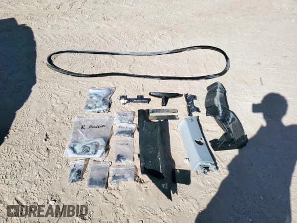 ✅ 2022 Kia Telluride EX • VIN: 5XYP3DHC2NG296796 • Lot: 80575895. Wystawiony na Copart z przebiegiem 62 593 mil. Bezpłatny archiwum sprzedaży aukcyjnych z USA i szczegółowy raport historii pojazdu na DreamBid. Zdjęcie 13.