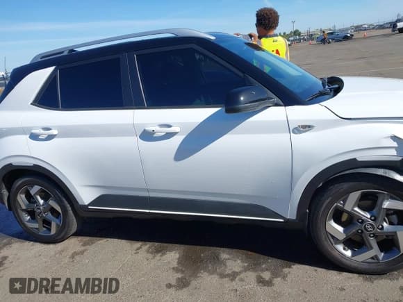 ✅ 2022 Hyundai Venue Limited • VIN: KMHRC8A38NU137933 • Lot: 42254522. Listed on IAAI with 72,596 mi. Free auction sales archive from the USA and detailed vehicle history report at DreamBid. Image 14.