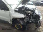 ✅ 2017 Volkswagen Tiguan S • VIN: WVGAV7AX2HK044684 • Lot: 29013278. Wystawiony na IAAI z przebiegiem 50 598 mil. Bezpłatny archiwum sprzedaży aukcyjnych z USA i szczegółowy raport historii pojazdu na DreamBid. Zdjęcie 6.