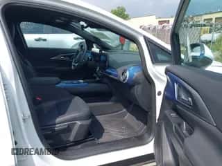 2025 Chevrolet Equinox EV LT z VIN 3GN7DLRP2SS178659, wystawiony jako IAAI lot #42822972 z przebiegiem 5 681 mil mil oraz . Historia ofert i sprzedaży dostępna na DreamBid. Obrazek 5.