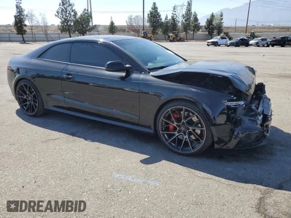 ✅ 2015 Audi RS 5 • VIN: WUAC6AFR9FA901588 • Lot: 61548775. Listed on Copart with 84,874 mi. Free auction sales archive from the USA and detailed vehicle history report at DreamBid. Image 4.