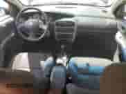 2005 Dodge Neon SXT z VIN 1B3ES56C75D140451, wystawiony jako Copart lot #55106665 z przebiegiem 240 308 mil mil oraz Nie do naprawy • Non repairable. Historia ofert i sprzedaży dostępna na DreamBid. Obrazek 8.