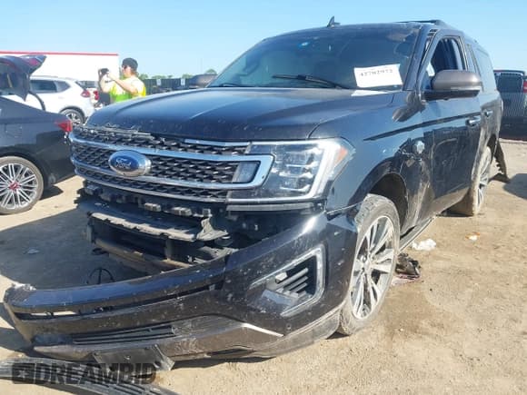 ✅ 2021 Ford Expedition King Ranch • VIN: 1FMJU1PT2MEA83904 • Lot: 42702972. Wystawiony na IAAI z przebiegiem 96 324 mil. Bezpłatny archiwum sprzedaży aukcyjnych z USA i szczegółowy raport historii pojazdu na DreamBid. Zdjęcie 2.