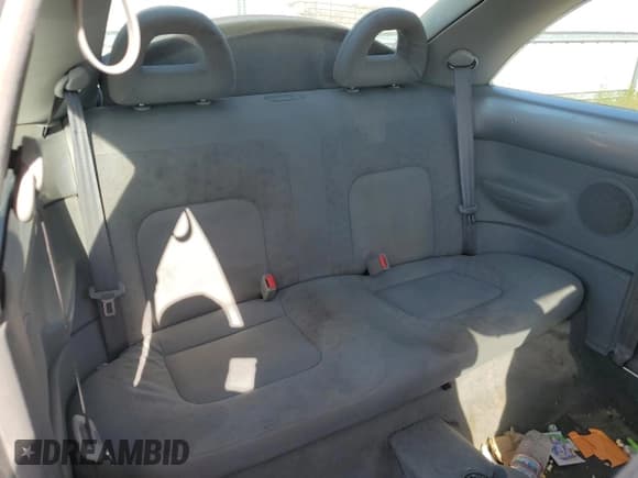 ✅ 2000 Volkswagen Beetle • VIN: 3VWBC21C0YM476226 • Лот: 51021575. Опубликован ранее на Copart с пробегом 109 396 миль. Бесплатный доступ к архиву аукционных продаж из США и подробный отчёт об истории автомобиля на DreamBid. Изображение 10.