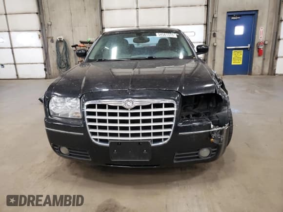 ✅ 2007 Chrysler 300 Limited • VIN: 2C3KK53G57H792116 • Lot: 54581315. Wystawiony na Copart z przebiegiem 117 754 mil. Bezpłatny archiwum sprzedaży aukcyjnych z USA i szczegółowy raport historii pojazdu na DreamBid. Zdjęcie 5.