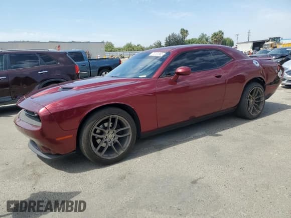 ✅ 2019 Dodge Challenger SXT • VIN: 2C3CDZAG8KH750914 • Lot: 70701865. Wystawiony na Copart z przebiegiem 148 936 mil. Bezpłatny archiwum sprzedaży aukcyjnych z USA i szczegółowy raport historii pojazdu na DreamBid. Zdjęcie 1.
