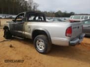 ✅ 2002 Dodge Dakota • VIN: 1B7GG16X72S553563 • Lot: 81061494. Wystawiony na Copart z przebiegiem Nie podano. Bezpłatny archiwum sprzedaży aukcyjnych z USA i szczegółowy raport historii pojazdu na DreamBid. Zdjęcie 2.