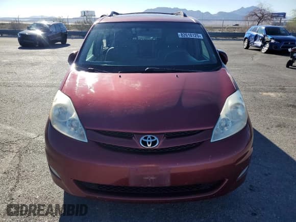 ✅ 2010 Toyota Sienna XLE • VIN: 5TDYK4CC0AS323487 • Lot: 82610125. Listed on Copart with 124,003 mi. Free auction sales archive from the USA and detailed vehicle history report at DreamBid. Image 5.