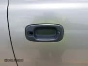 ✅ 2003 Chevrolet Suburban LS • VIN: 3GNEC16Z93G291596 • Лот: 42635227. Опубликован ранее на IAAI с пробегом 198 645 миль. Бесплатный доступ к архиву аукционных продаж из США и подробный отчёт об истории автомобиля на DreamBid. Изображение 14.