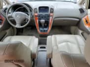 ✅ 2003 Lexus RX 300 • VIN: JTJGF10U130150898 • Лот: 81247335. Опубликован ранее на Copart с пробегом 178 781 миль. Бесплатный доступ к архиву аукционных продаж из США и подробный отчёт об истории автомобиля на DreamBid. Изображение 8.