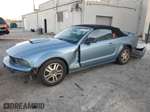 ✅ 2007 Ford Mustang GT Deluxe • VIN: 1ZVFT85H675233695 • Lot: 92427955. Listed on Copart with 161,350 mi. Free auction sales archive from the USA and detailed vehicle history report at DreamBid. Image 1.