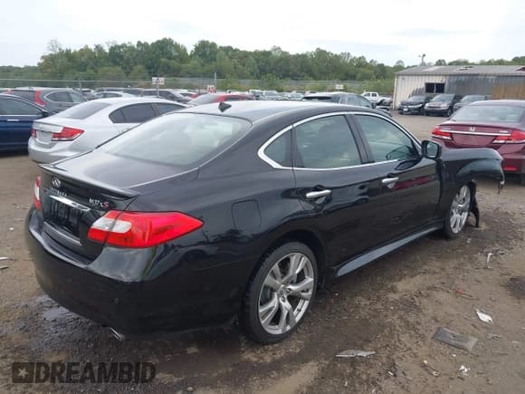 ✅ 2013 Infiniti M • VIN: JN1BY1AR4DM602728 • Lot: 43156990. Listed on IAAI with 149,622 mi. Free auction sales archive from the USA and detailed vehicle history report at DreamBid. Image 4.