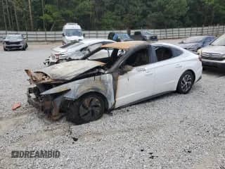 2023 Hyundai Sonata Blue z VIN KMHL24JJ4PA071076, wystawiony jako Copart lot #65847835 z przebiegiem Nie podano mil oraz Nie do naprawy • Non repairable. Historia ofert i sprzedaży dostępna na DreamBid. Obrazek 1.