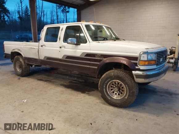 ✅ 1993 Ford F-350 • VIN: 2FTJW36G8PCA05829 • Lot: 43806375. Wystawiony na IAAI z przebiegiem Nie podano. Bezpłatny archiwum sprzedaży aukcyjnych z USA i szczegółowy raport historii pojazdu na DreamBid. Zdjęcie 1.