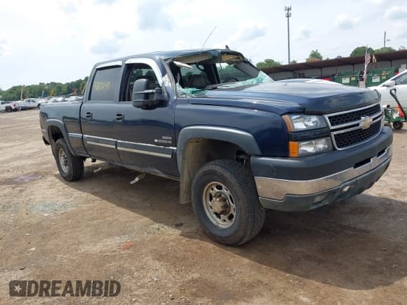 ✅ 2006 Chevrolet Silverado 2500HD LT3 • VIN: 1GCHK23D96F234053 • Лот: 42870148. Опубликован ранее на IAAI с пробегом 289 362 миль. Бесплатный доступ к архиву аукционных продаж из США и подробный отчёт об истории автомобиля на DreamBid. Изображение 1.