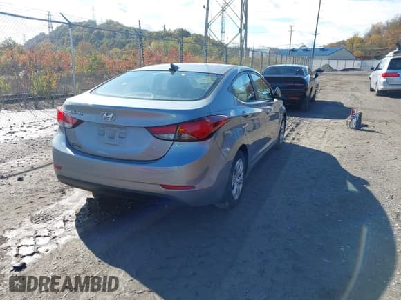 ✅ 2016 Hyundai Elantra SE • VIN: 5NPDH4AE0GH664856 • Lot: 43589845. Listed on IAAI with 159,288 mi. Free auction sales archive from the USA and detailed vehicle history report at DreamBid. Image 4.