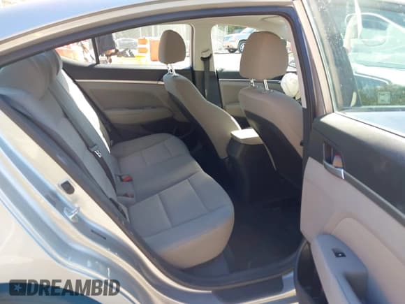 ✅ 2020 Hyundai Elantra SEL • VIN: 5NPD84LF4LH571760 • Lot: 43388686. Listed on IAAI with 74,258 mi. Free auction sales archive from the USA and detailed vehicle history report at DreamBid. Image 8.