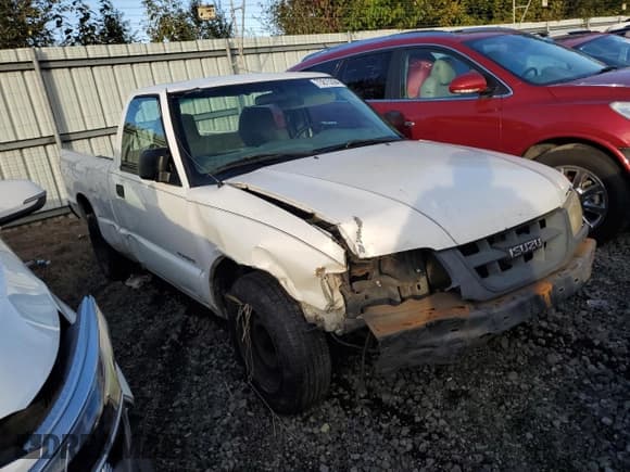 ✅ 2000 Isuzu Hombre S • VIN: 1GGCS1446Y8701468 • Lot: 73815394. Listed on Copart with 258,107 mi. Free auction sales archive from the USA and detailed vehicle history report at DreamBid. Image 4.