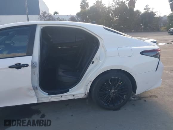 ✅ 2022 Toyota Camry Hybrid SE • VIN: 4T1G31AK8NU033240 • Lot: 41751680. Listed on IAAI with 206,735 mi. Free auction sales archive from the USA and detailed vehicle history report at DreamBid. Image 6.