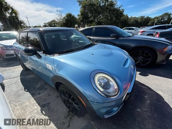 ✅ 2017 MINI Clubman Cooper S • VIN: WMWLN9C58H2E49193 • Lot: 92724045. Wystawiony na Copart z przebiegiem 144 888 mil. Bezpłatny archiwum sprzedaży aukcyjnych z USA i szczegółowy raport historii pojazdu na DreamBid. Zdjęcie 1.