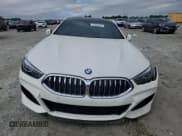 ✅ 2020 BMW 8 Series M850i • VIN: WBAGV8C02LCD32633 • Lot: 67663815. Wystawiony na Copart z przebiegiem Nie podano. Bezpłatny archiwum sprzedaży aukcyjnych z USA i szczegółowy raport historii pojazdu na DreamBid. Zdjęcie 5.