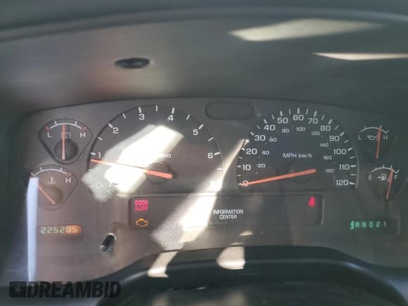 ✅ 2002 Dodge Dakota SLT • VIN: 1B7HG48Z02S670101 • Lot: 81363774. Wystawiony na Copart z przebiegiem 225 285 mil. Bezpłatny archiwum sprzedaży aukcyjnych z USA i szczegółowy raport historii pojazdu na DreamBid. Zdjęcie 9.