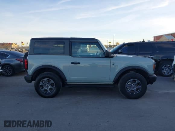 ✅ 2024 Ford Bronco Big Bend • VIN: 1FMDE7AH9RLB32925 • Лот: 43905559. Опубликован ранее на IAAI с пробегом 20 387 миль. Бесплатный доступ к архиву аукционных продаж из США и подробный отчёт об истории автомобиля на DreamBid. Изображение 13.