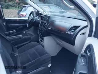 2014 Dodge Grand Caravan SE z VIN 2C4RDGBG8ER393211, wystawiony jako IAAI lot #43145080 z przebiegiem 170 736 mil mil oraz . Historia ofert i sprzedaży dostępna na DreamBid. Obrazek 5.