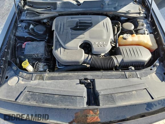 ✅ 2018 Dodge Challenger SXT Plus • VIN: 2C3CDZAG8JH131616 • Lot: 61489935. Wystawiony na Copart z przebiegiem 137 475 mil. Bezpłatny archiwum sprzedaży aukcyjnych z USA i szczegółowy raport historii pojazdu na DreamBid. Zdjęcie 11.