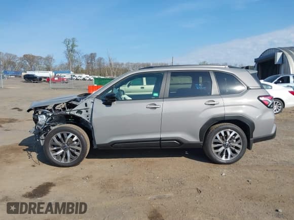 ✅ 2025 Subaru Forester Touring • VIN: JF2SLDTCXSH472743 • Lot: 42115023. Listed on IAAI with 1,247 mi. Free auction sales archive from the USA and detailed vehicle history report at DreamBid. Image 14.