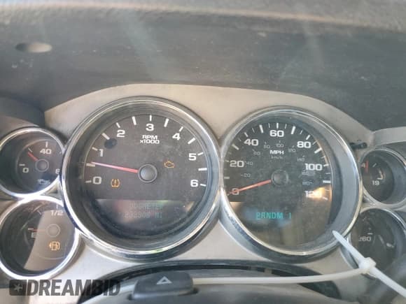 ✅ 2007 Chevrolet Silverado 2500HD 1LT • VIN: 1GCHK24K77E543931 • Lot: 84761255. Wystawiony na Copart z przebiegiem 232 308 mil. Bezpłatny archiwum sprzedaży aukcyjnych z USA i szczegółowy raport historii pojazdu na DreamBid. Zdjęcie 9.