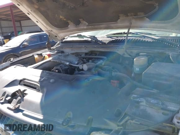 ✅ 2002 Chevrolet Silverado 2500HD LS • VIN: 1GCHK23162F190237 • Lot: 43517867. Listed on IAAI with 272,831 mi. Free auction sales archive from the USA and detailed vehicle history report at DreamBid. Image 6.