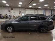 ✅ 2025 Subaru Outback Premium • VIN: 4S4BTAFC8S3236125 • Lot: 43304743. Wystawiony na IAAI z przebiegiem 5 008 mil. Bezpłatny archiwum sprzedaży aukcyjnych z USA i szczegółowy raport historii pojazdu na DreamBid. Zdjęcie 6.