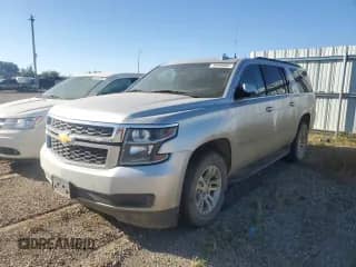 2020 Chevrolet Suburban LT z VIN 1GNSKHKC6LR273556, wystawiony jako Copart lot #70995085 z przebiegiem 279 958 mil mil oraz Czysty tytuł • Clean title. Historia ofert i sprzedaży dostępna na DreamBid. Obrazek 1.