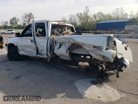 ✅ 2006 Chevrolet Silverado 1500 LT2 • VIN: 1GCEK19B86Z284394 • Лот: 53501605. Опубликован ранее на Copart с пробегом 183 600 миль. Бесплатный доступ к архиву аукционных продаж из США и подробный отчёт об истории автомобиля на DreamBid. Изображение 2.
