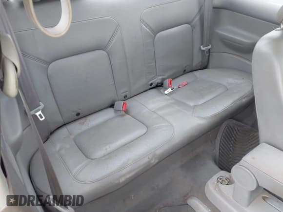 ✅ 2002 Volkswagen Beetle GLS • VIN: 3VWCK21C62M431984 • Lot: 43849062. Wystawiony na IAAI z przebiegiem 211 042 mil. Bezpłatny archiwum sprzedaży aukcyjnych z USA i szczegółowy raport historii pojazdu na DreamBid. Zdjęcie 8.