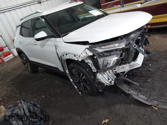 ✅ 2023 Chevrolet TrailBlazer LT • VIN: KL79MPS21PB207706 • Лот: 43633143. Опубликован ранее на IAAI с пробегом 15 578 миль. Бесплатный доступ к архиву аукционных продаж из США и подробный отчёт об истории автомобиля на DreamBid. Изображение 1.